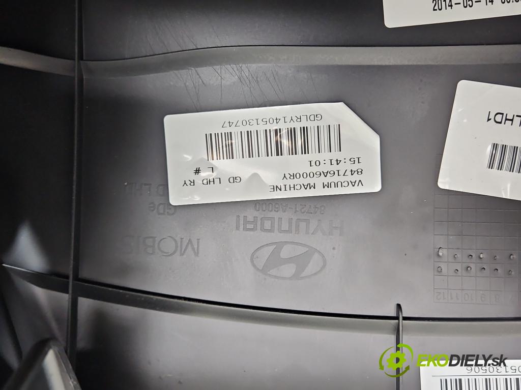 Hyundai I30 II 2012-2016 1.4 16V 100 HP manual 73.2 kW 1396 cm3 5- kokpit,pristrojová doska rozdeľovacia