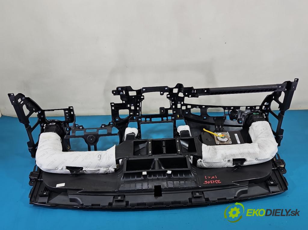 Hyundai I30 II 2012-2016 1.4 16V 100 HP manual 73.2 kW 1396 cm3 5- kokpit,pristrojová doska rozdeľovacia