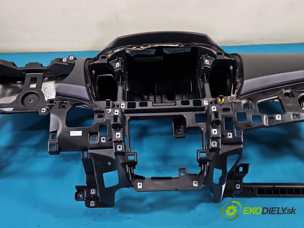 Hyundai I30 II 2012-2016 1.4 16V 100 HP manual 73.2 kW 1396 cm3 5- kokpit,pristrojová doska rozdeľovacia