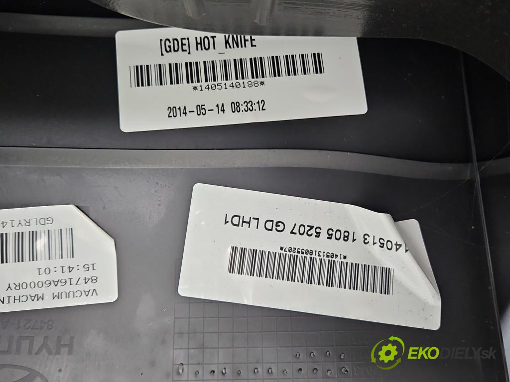 Hyundai I30 II 2012-2016 1.4 16V 100 HP manual 73.2 kW 1396 cm3 5- kokpit,pristrojová doska rozdeľovacia