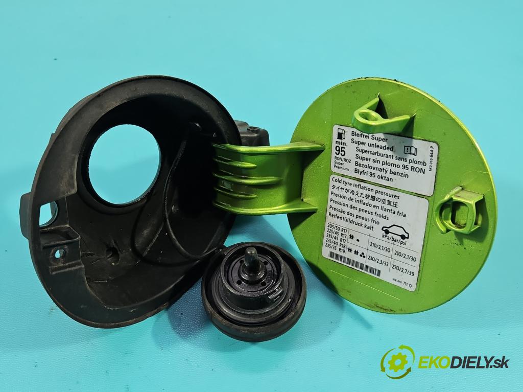 Vw Scirocco II 2008-2017 1.4 TSI 122 hp manual 90 kW 1390 cm3 3- Klapka nalévání paliva 1K8809578 (Klika dveří ostatní)