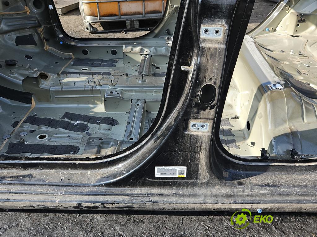 Citroen C3 III 2016-2024 1.2 12V 83 HP manual 61 kW 1199 cm3 5- Práh: ľavý  (Karoséria ostatné)