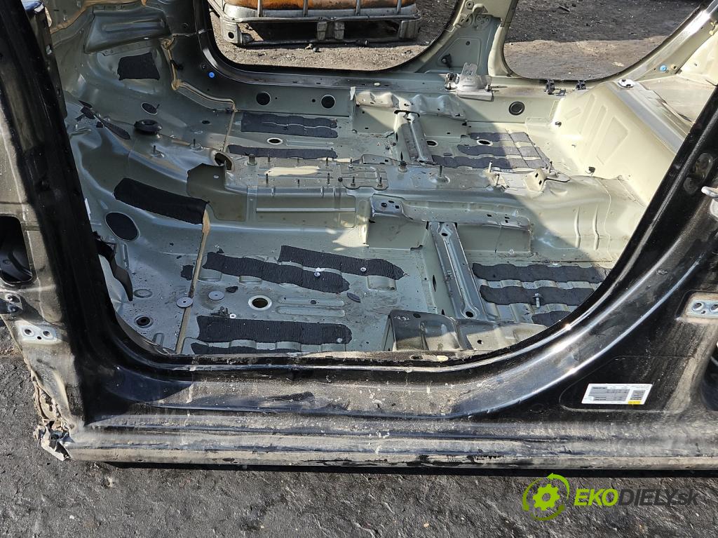 Citroen C3 III 2016-2024 1.2 12V 83 HP manual 61 kW 1199 cm3 5- Práh: ľavý  (Karoséria ostatné)