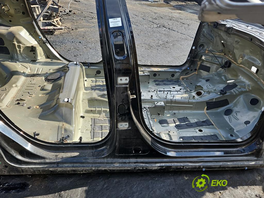 Citroen C3 III 2016-2024 1.2 12V 83 hp manual 61 kW 1199 cm3 5- práh pravý  (Karoserie ostatní)