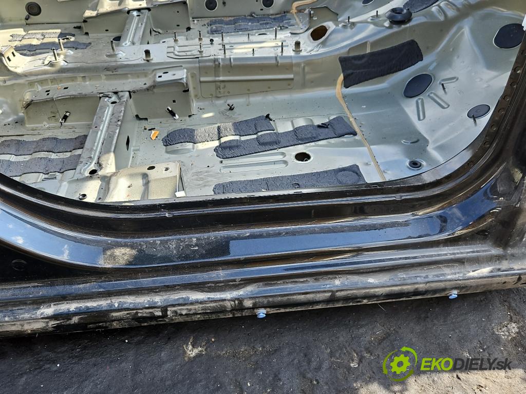 Citroen C3 III 2016-2024 1.2 12V 83 HP manual 61 kW 1199 cm3 5- Práh: pravý  (Karoséria ostatné)