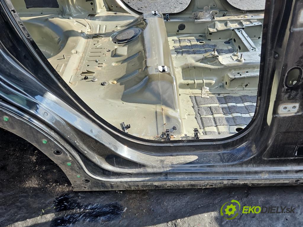 Citroen C3 III 2016-2024 1.2 12V 83 HP manual 61 kW 1199 cm3 5- Práh: pravý  (Karoséria ostatné)