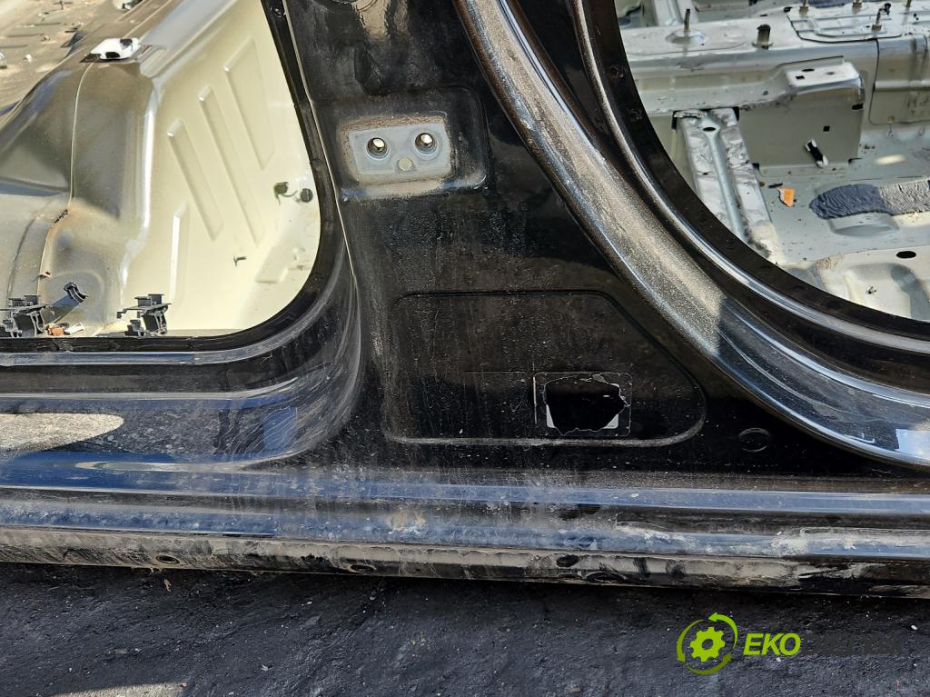 Citroen C3 III 2016-2024 1.2 12V 83 HP manual 61 kW 1199 cm3 5- Práh: pravý  (Karoséria ostatné)