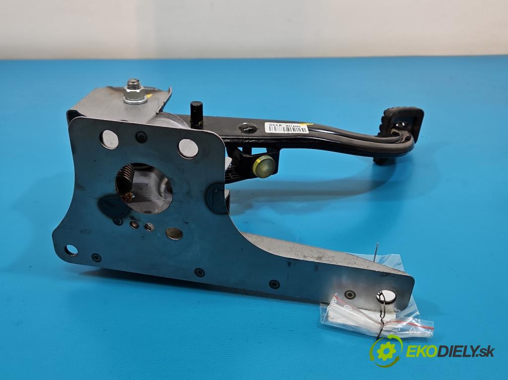 Hyundai i20 II 2014 -2020 1.2 16V 84KM manual 62 kW 1248 cm3 5- pedále ostatné 32802-C8100