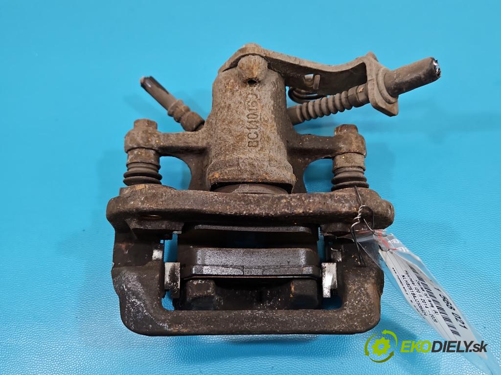 Hyundai i20 II 2014 -2020 1.2 16V 84KM manual 62 kW 1248 cm3 5- brzdič zadné ľavý  (Kľučka dverí ostatné)