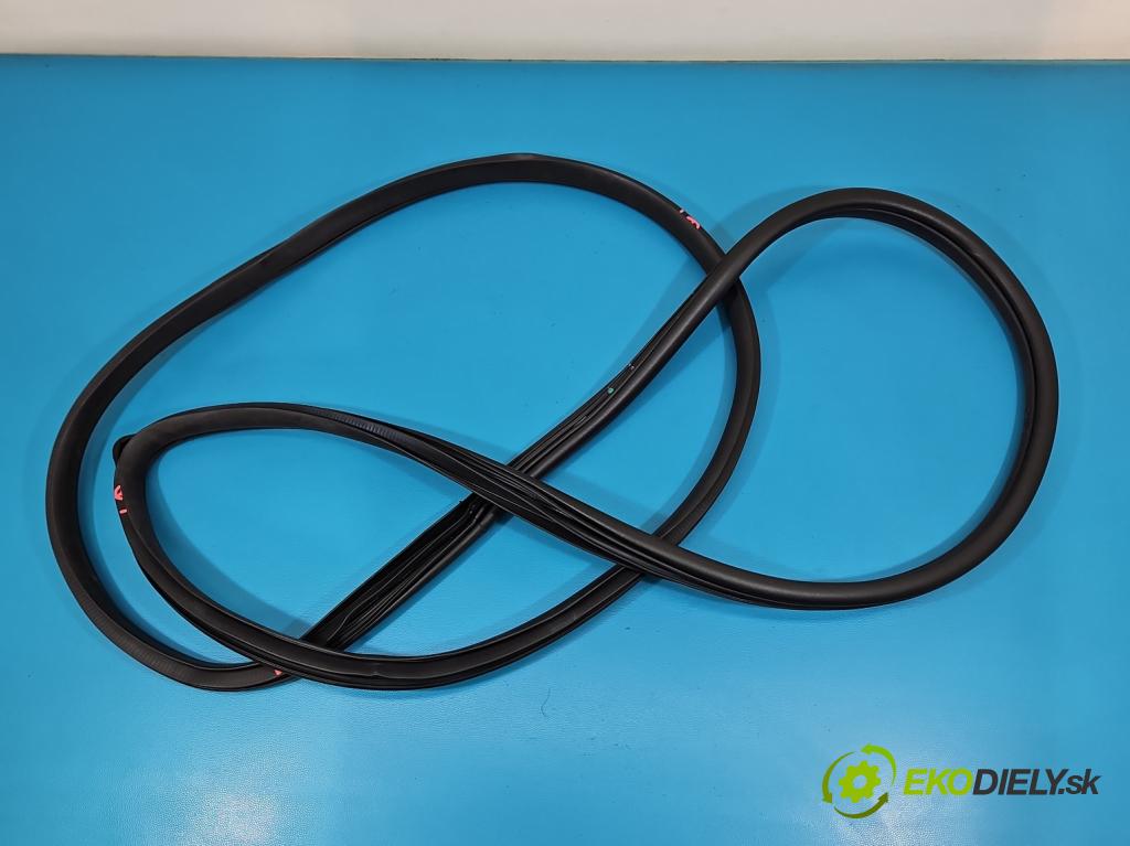 Hyundai i20 II 2014 -2020 1.2 16V 84KM manual 62 kW 1248 cm3 5- Těsnění: dveře přední levé