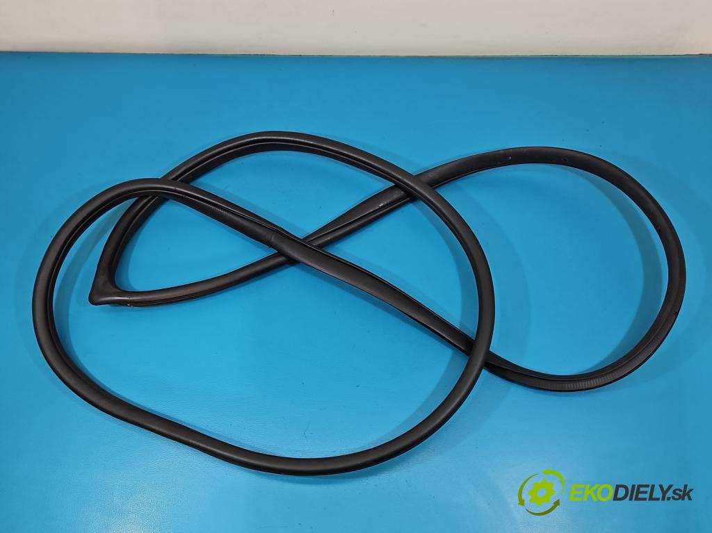 Hyundai i20 II 2014 -2020 1.2 16V 84KM manual 62 kW 1248 cm3 5- Těsnění: dveře přední levé