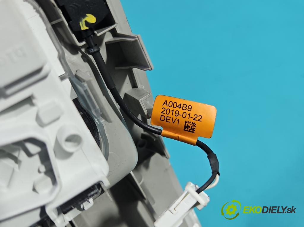 Citroen C3 III 2016-2024 1.2 12V 83 hp manual 61 kW 1199 cm3 5- světlo interiéru 9825205380