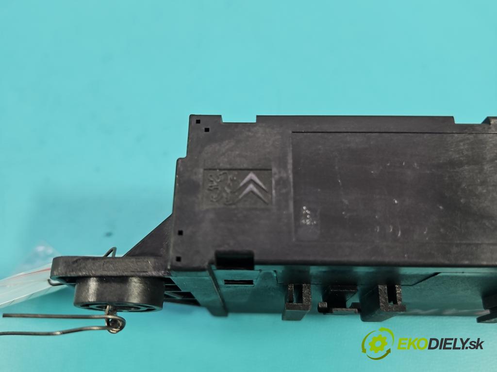 Citroen C3 III 2016-2024 1.2 12V 83 hp manual 61 kW 1199 cm3 5- řídící jednotka