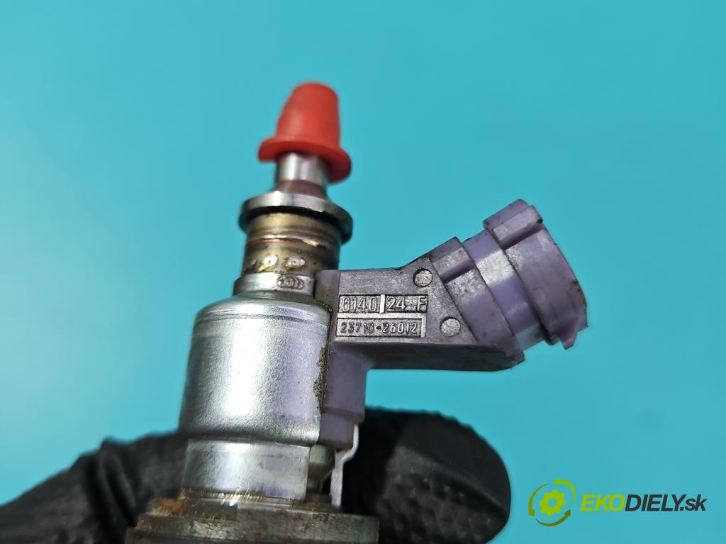 Toyota Rav4 IV 2013-2018 2.0 D4D 124hp manual 91 kW 1998 cm3 5- vstrek 23710-26012 (Vstrekovač paliva)