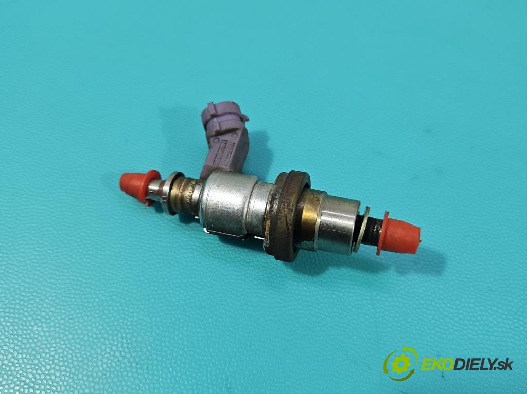 Toyota Rav4 IV 2013-2018 2.0 D4D 124hp manual 91 kW 1998 cm3 5- vstrek 23710-26012 (Vstrekovač paliva)