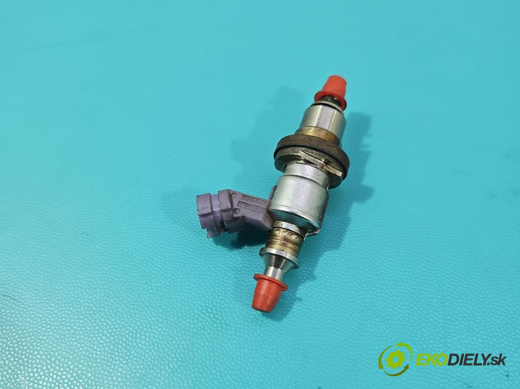 Toyota Rav4 IV 2013-2018 2.0 D4D 124hp manual 91 kW 1998 cm3 5- vstrek 23710-26012 (Vstrekovač paliva)