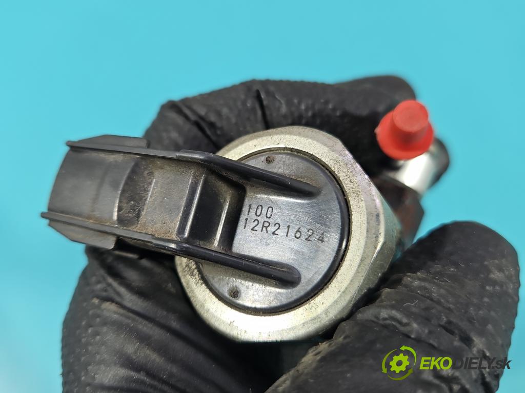 Toyota Rav4 IV 2013-2018 2.0 D4D 124 hp manual 91 kW 1998 cm3 5- lišta vstřikovací 89458-20051 (Vstřikovací lišta)