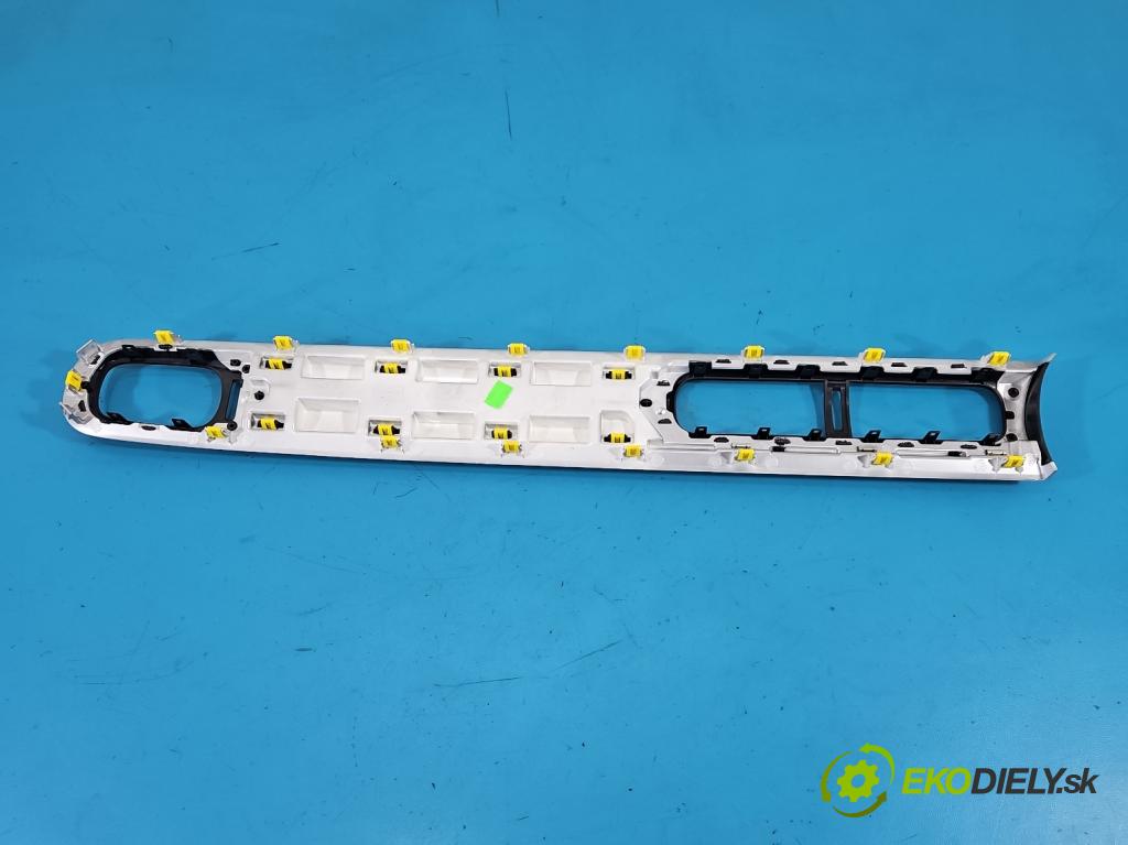 Citroen C3 III 2016-2024 1.2 12V 83 HP manual 61 kW 1199 cm3 5- lišta ozdobná vnitŕní: 9812401777