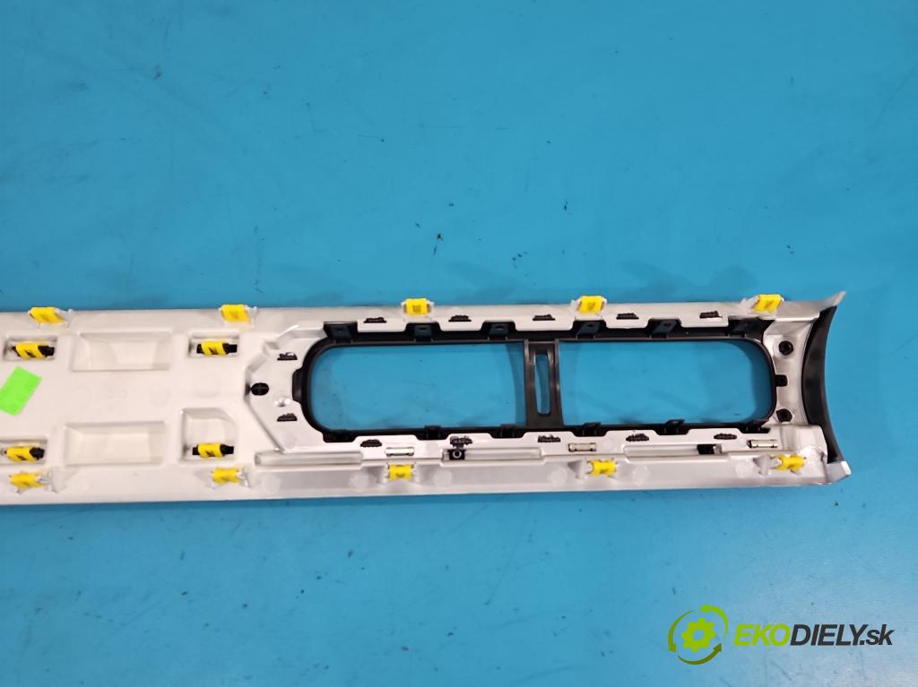 Citroen C3 III 2016-2024 1.2 12V 83 HP manual 61 kW 1199 cm3 5- lišta ozdobná vnitŕní: 9812401777