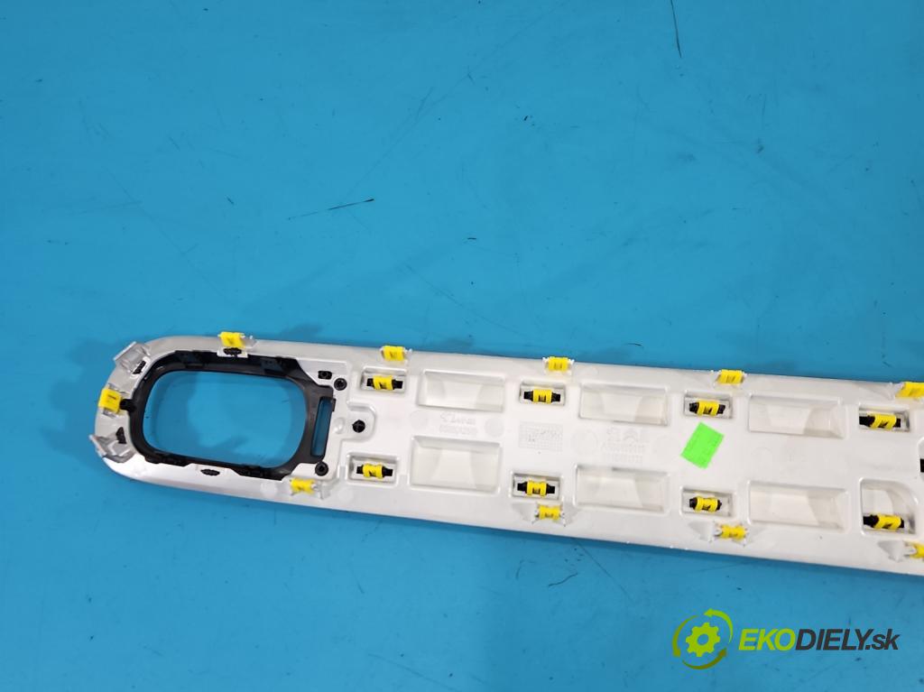 Citroen C3 III 2016-2024 1.2 12V 83 HP manual 61 kW 1199 cm3 5- lišta ozdobná vnitŕní: 9812401777