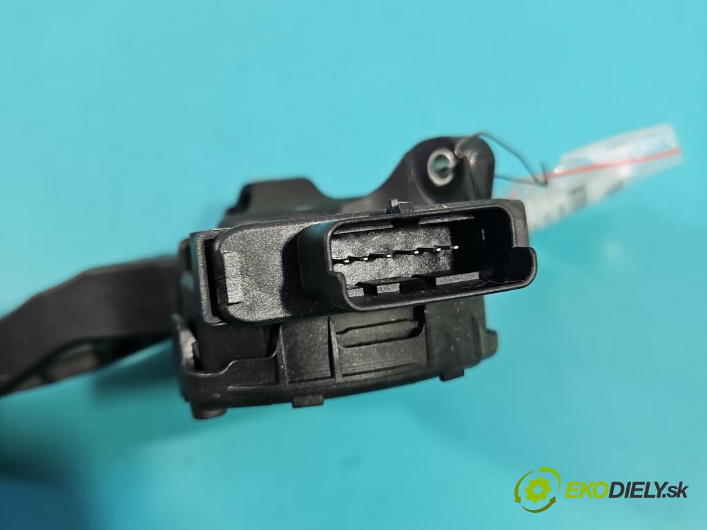 Citroen C3 III 2016-2024 1.2 12V 83 hp manual 61 kW 1199 cm3 5- pedal plyn: potenciometr: 9671433780