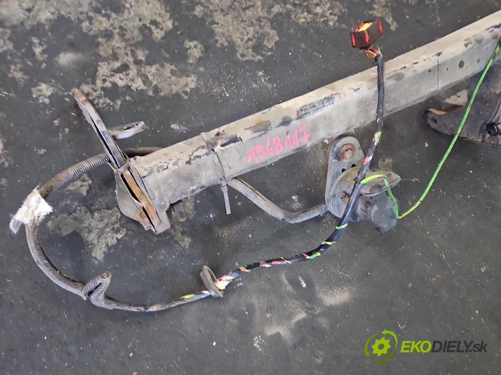 Citroen C3 III 2016-2024 1.2 12V 83 HP manual 61 kW 1199 cm3 5- Hák: vlečení: (Ťažné zariadenie)