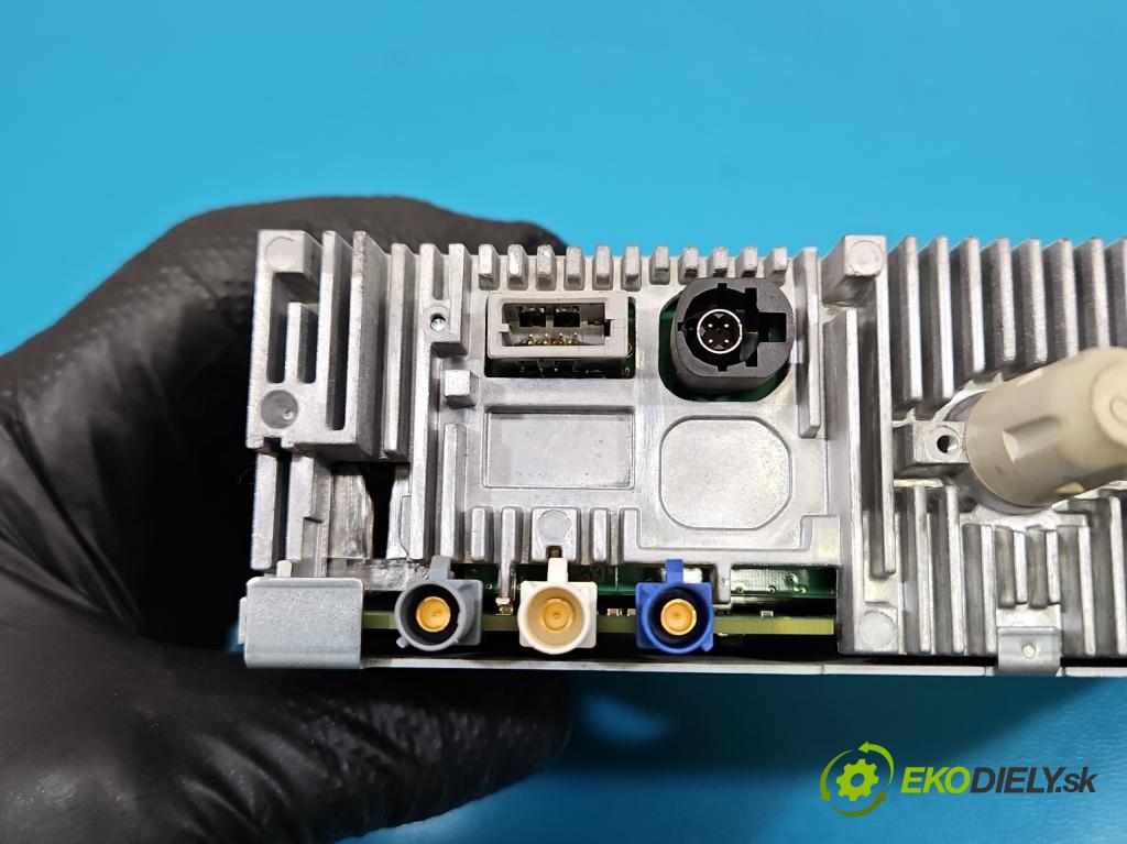 Peugeot 208 I 2012-2019 1.6 hdi 92 HP manual 68 kW 1560 cm3 5- Radio originál 9806730080