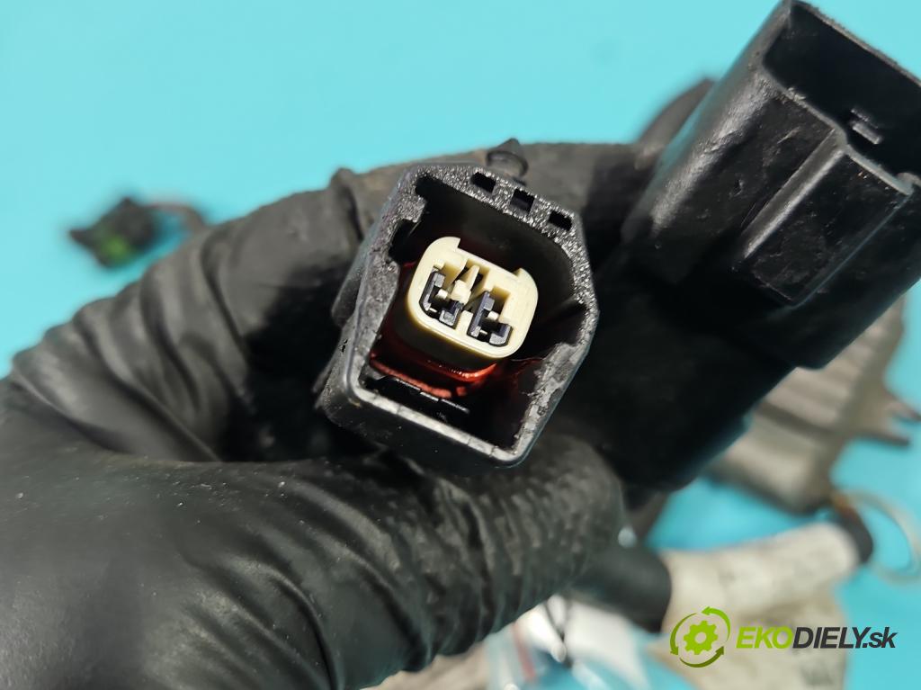 Jaguar X-type 2.0d 131 HP manual 96 kW 1998 cm3 5- Relé: ventilátoru 908000213