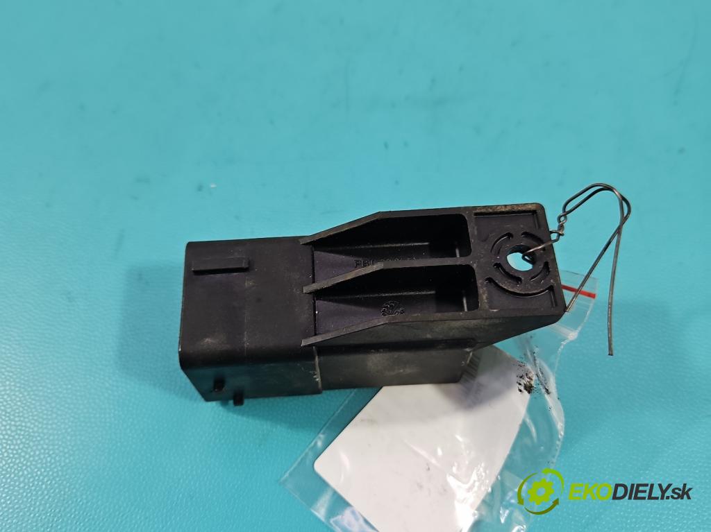 Peugeot 407 2.0 hdi 136 HP manual 100 kW 1997 cm3 5- Relé: svíčky: zařicích: 9640469680 (Relé)