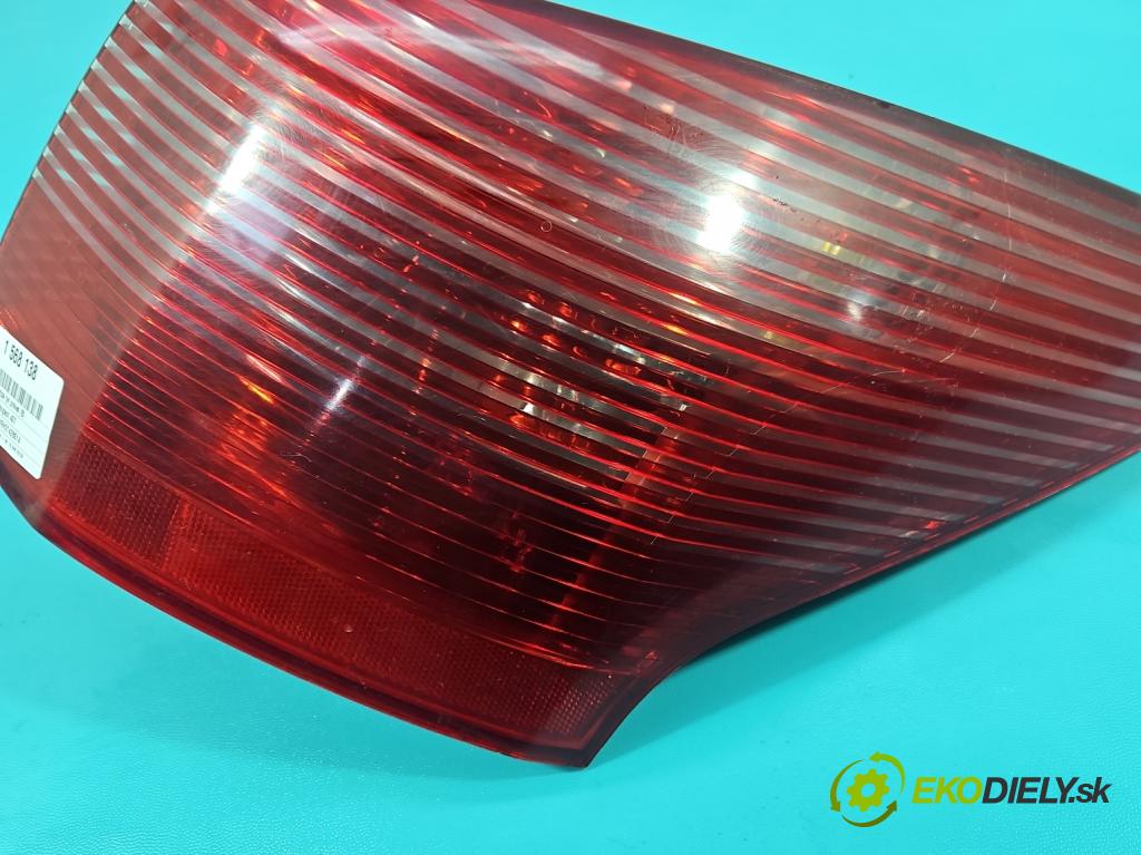 Peugeot 407 2.0 hdi 136 HP manual 100 kW 1997 cm3 5- svetlo / reflektor zadné pravé  (Kľučka dverí ostatné)