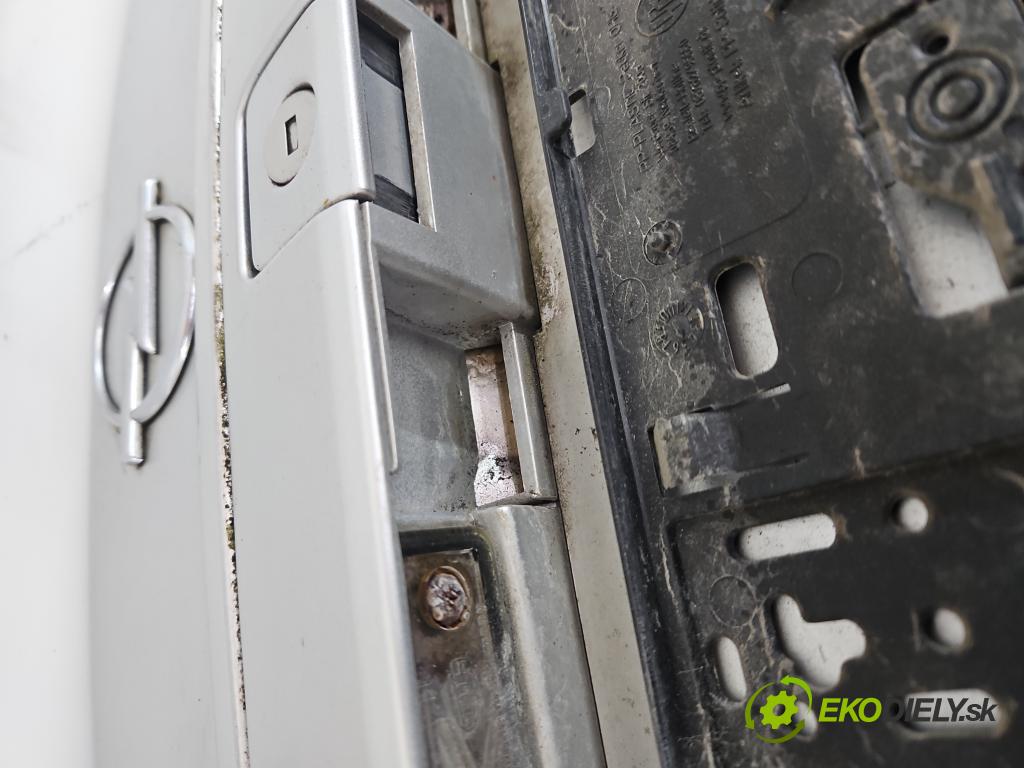 Opel Vectra B 1995-2002 1.6 16V 101 HP manual 74 kW 1598 cm3 4- zadna kufor  (Kapota zadná (kufor))