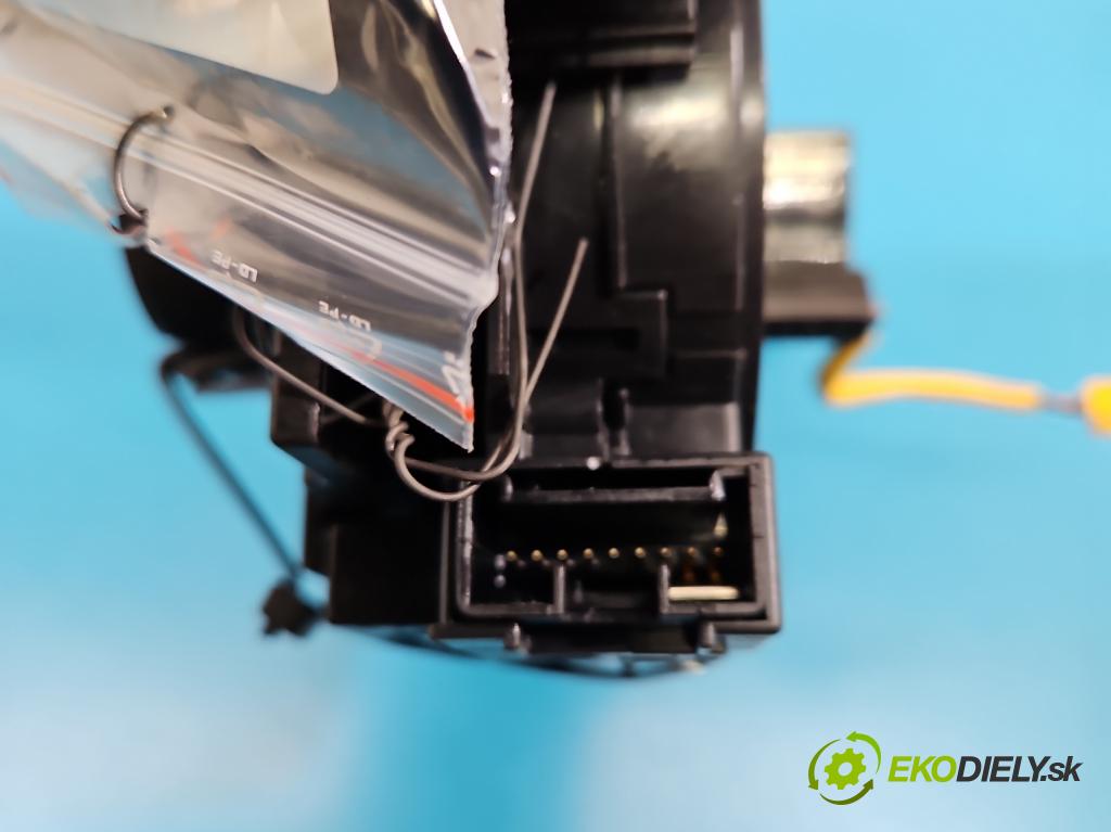 Ford Fiesta Mk7 2008-2017 1.2 16V 82 HP manual 60 kW 1242 cm3 5- prepínač komplex: 8A6T-13N064-GD (Prepínacie páčky pod volantom)