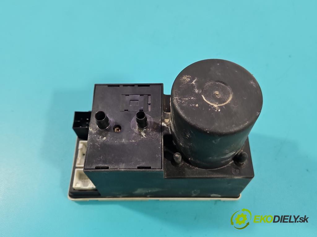 Audi A4 B5 1994-2001 1.9 tdi 90 HP manual 66 kW 1896 cm3 4- Centrální: zámek: 8L0862257L