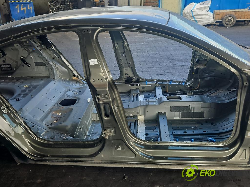 Peugeot 508 II 2018- 1.6 16V 181KM automatic 133 kW 1598 cm3 5- práh pravý  (Karoserie ostatní)