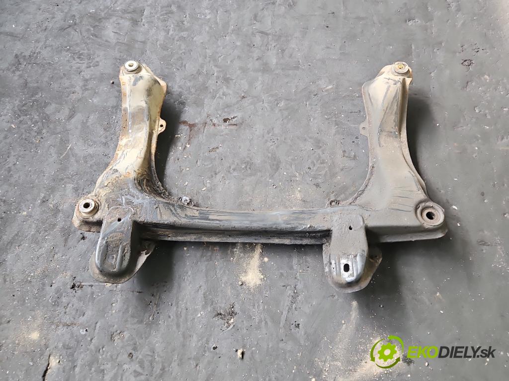 Audi 80 B3 1986-1991 1.6 8V 69KM manual 51 kW 1595 cm3 4- výztuha motoru 