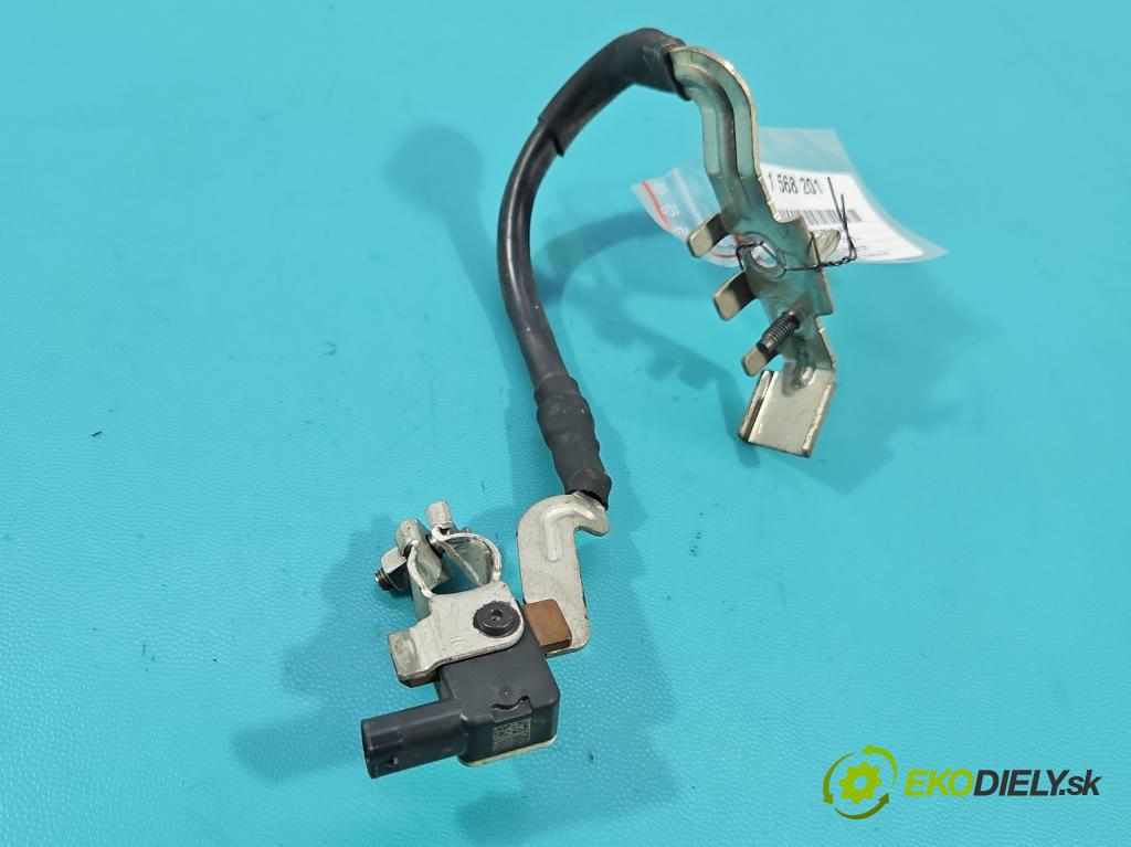 Skoda Octavia III 2013- 1.5 TSI 150 hp manual 110 kW 1498 cm3 5- kontakt mínus: 5Q0915181J