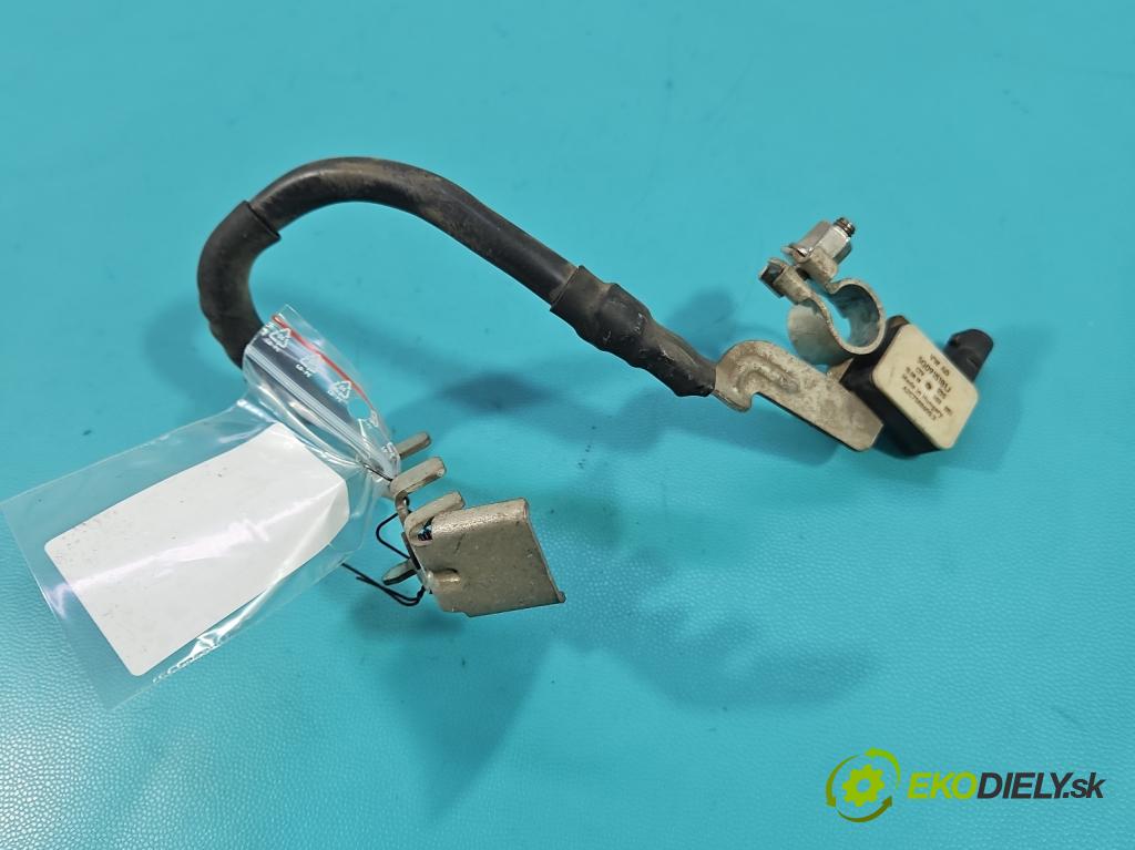 Skoda Octavia III 2013- 1.5 TSI 150 hp manual 110 kW 1498 cm3 5- kontakt mínus: 5Q0915181J