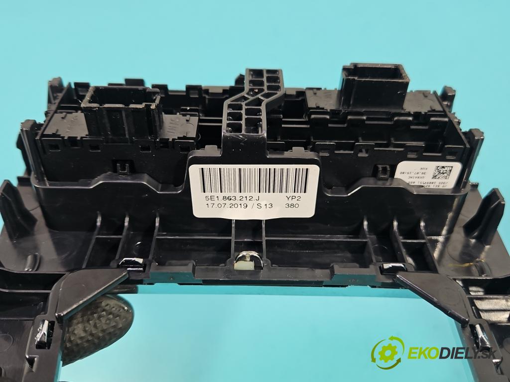 Skoda Octavia III 2013- 1.5 TSI 150 HP manual 110 kW 1498 cm3 5- lišta ozdobná vnitŕní: 5E1863077H