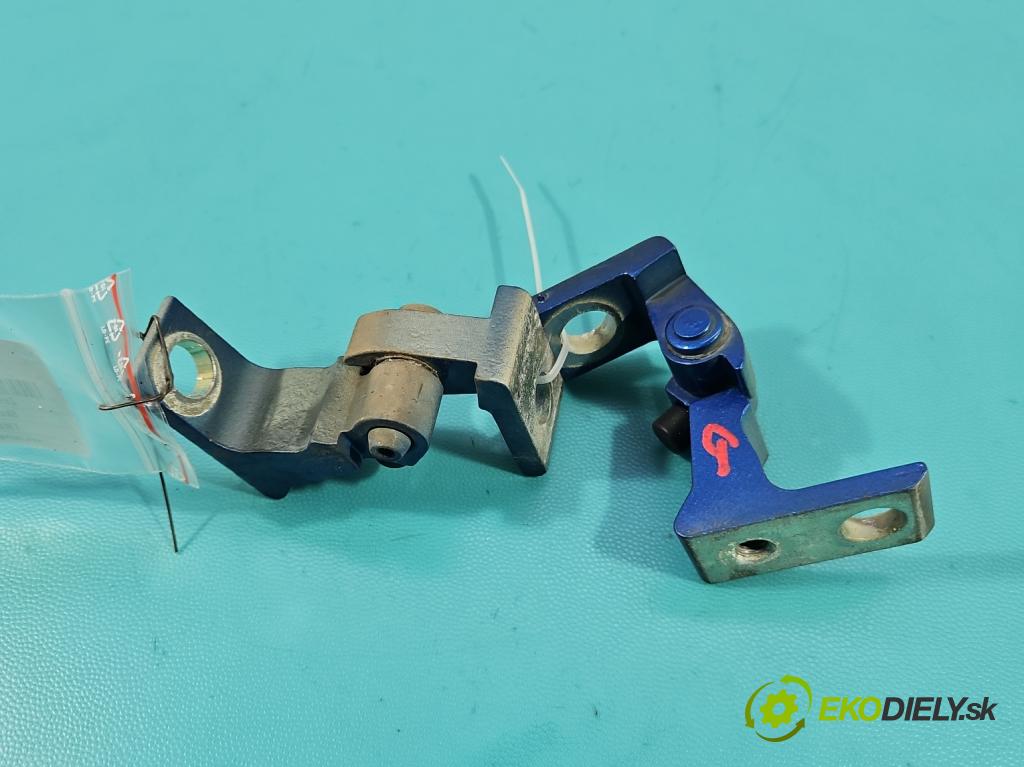 Skoda Octavia III 2013- 1.5 TSI 150 hp manual 110 kW 1498 cm3 5- Závěs: dveře přední levý 7N0831401A