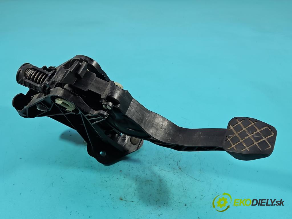 Skoda Octavia III 2013- 1.5 TSI 150 HP manual 110 kW 1498 cm3 5- pedále ostatné 5Q1721059HN