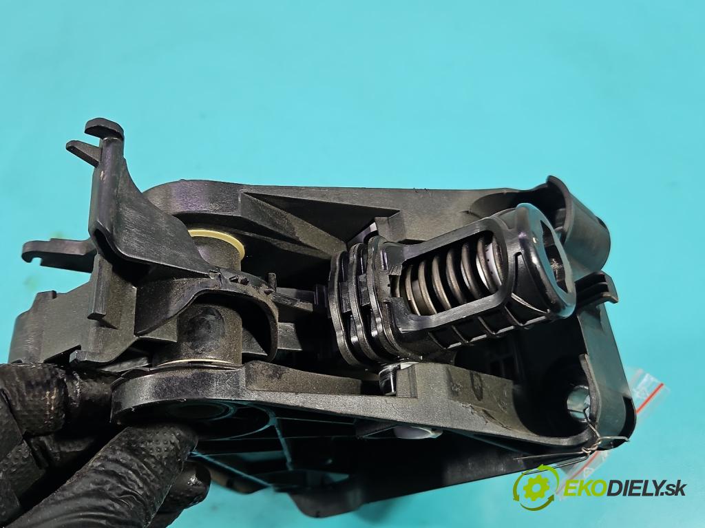 Skoda Octavia III 2013- 1.5 TSI 150 hp manual 110 kW 1498 cm3 5- pedály 5Q1721059HN