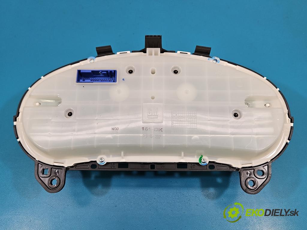 Opel Astra V  2015-2022 1.4 T 125 HP manual 92 kW 1399 cm3 5- prístrojovka/ budíky 39102851 (Prístrojová doska)