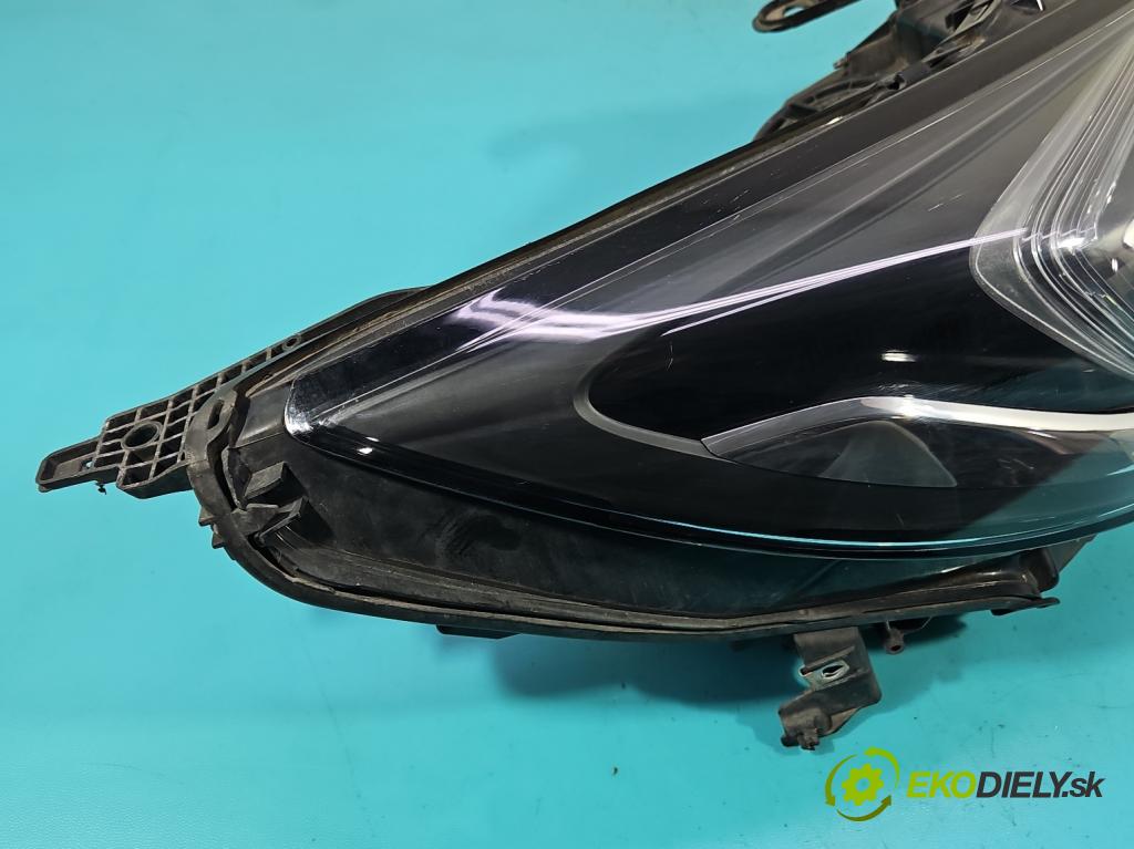 Opel Astra V  2015-2022 1.4 T 125 HP manual 92 kW 1399 cm3 5- Reflektor: pravý 7960400002 (Svetlo predné pravé)