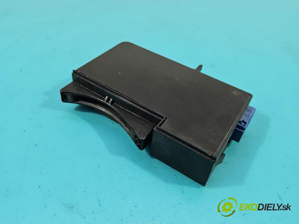 Renault Laguna II 2001-2007 1.6 16V 111KM manual 82 kW 1598 cm3 5- Čtenář: kárt