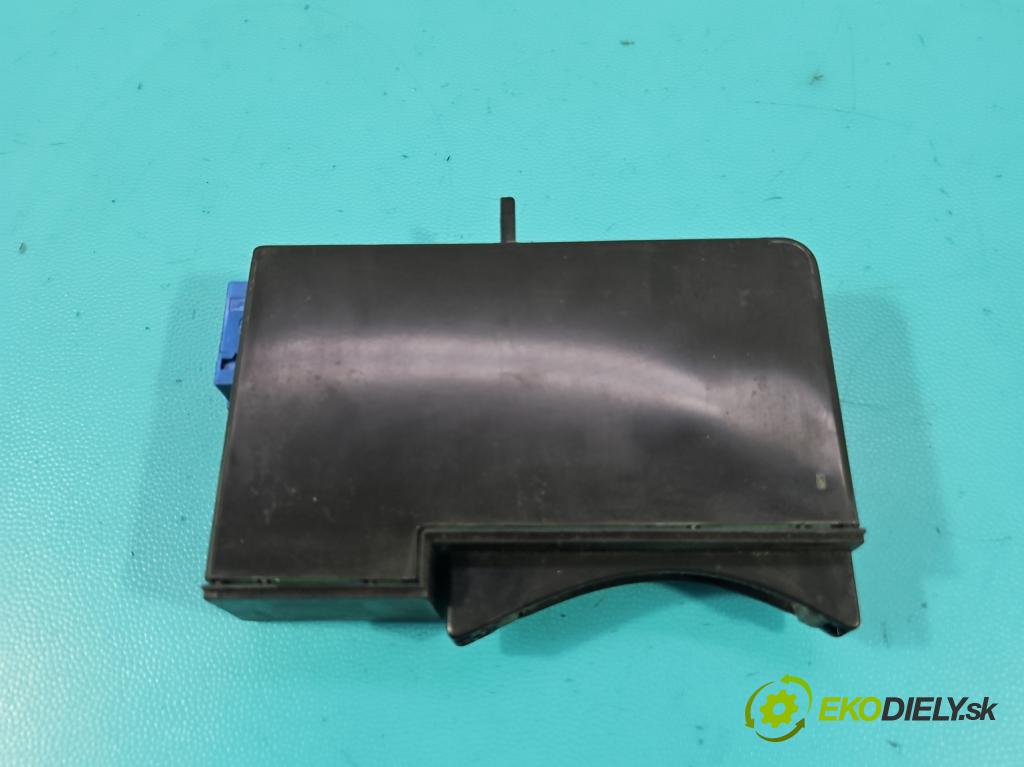 Renault Laguna II 2001-2007 1.6 16V 111KM manual 82 kW 1598 cm3 5- Čtenář: kárt