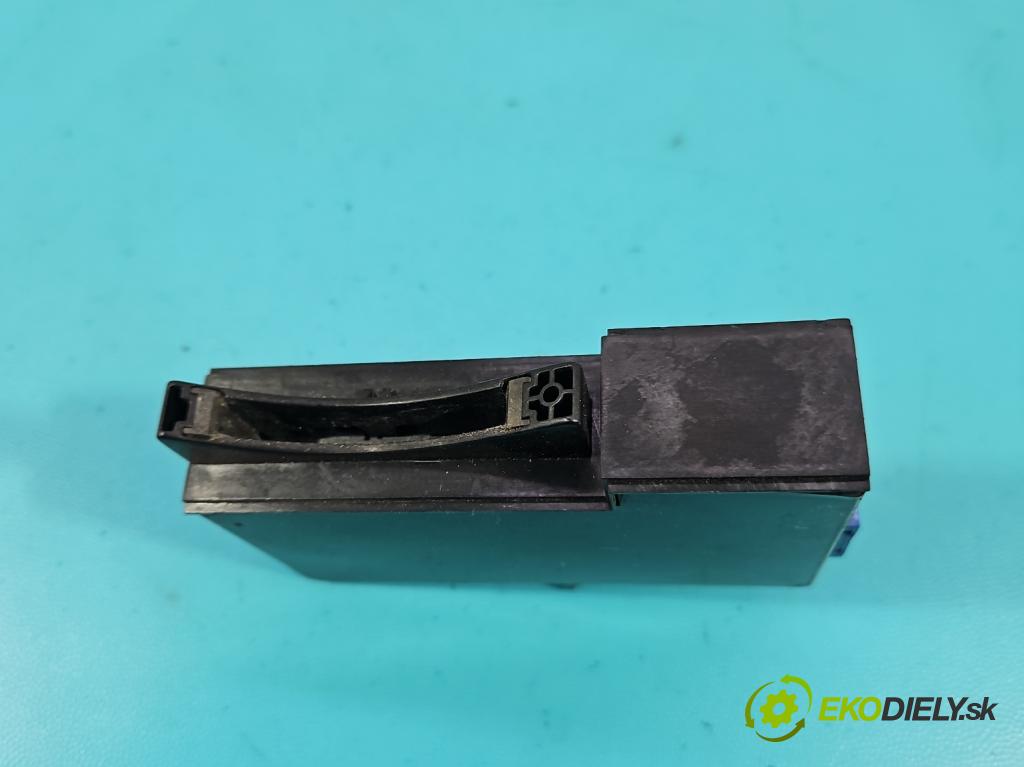 Renault Laguna II 2001-2007 1.6 16V 111KM manual 82 kW 1598 cm3 5- Čtenář: kárt