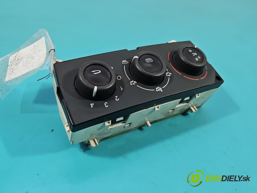 Renault Laguna II 2001-2007 1.6 16V 111KM manual 82 kW 1598 cm3 5- palubní deska panel topení 52409267