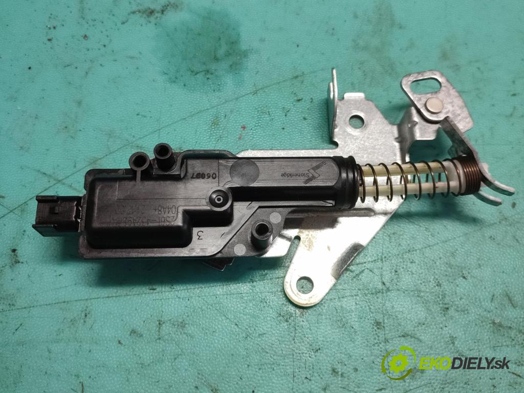 Ford Fusion dveří kufra