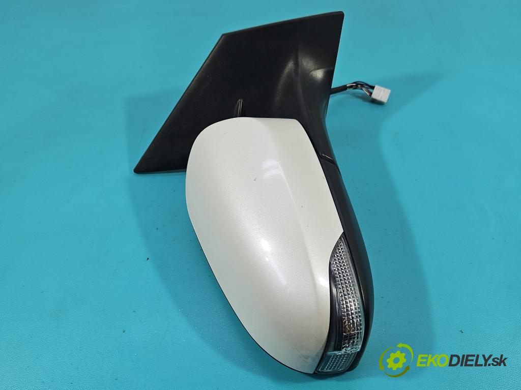 Toyota Auris II 2012-2018 1.8 16V 99 HP automatic 73 kW 1798 cm3 5- zrkadlo pravé  (Kľučka dverí ostatné)