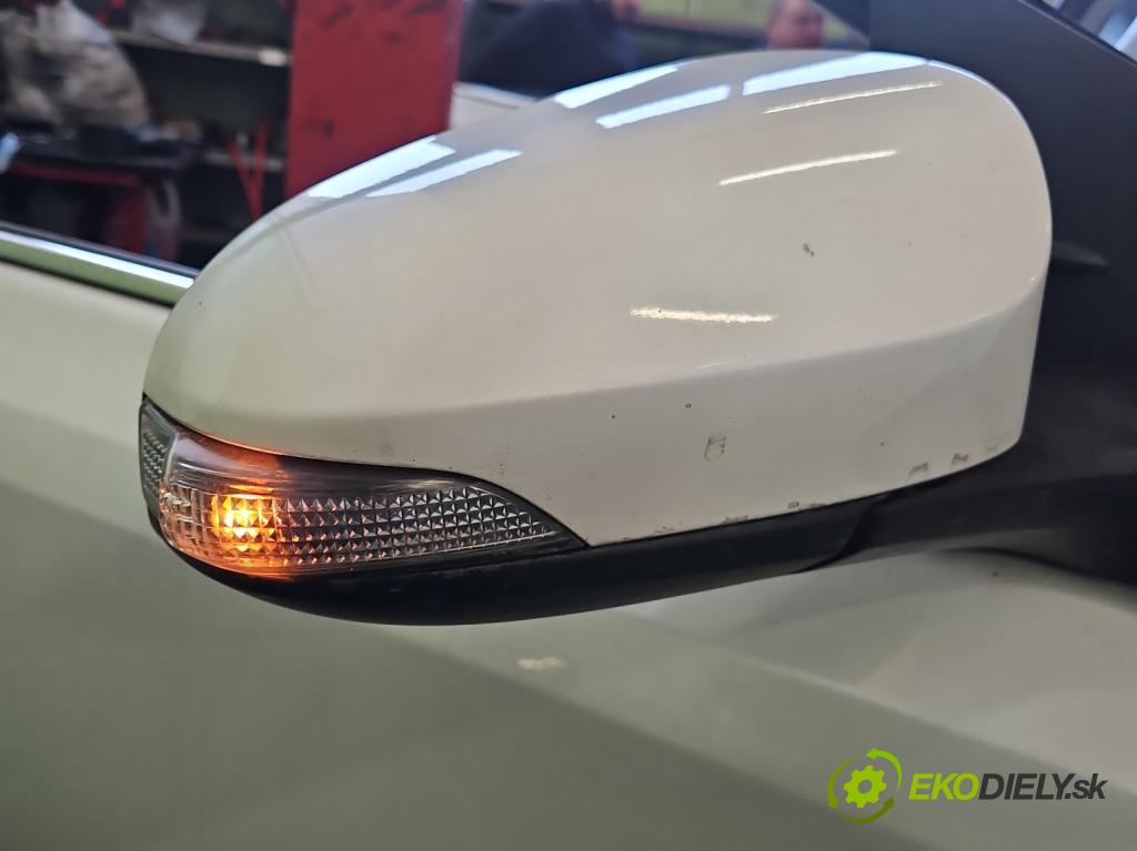 Toyota Auris II 2012-2018 1.8 16V 99 HP automatic 73 kW 1798 cm3 5- zrkadlo pravé  (Kľučka dverí ostatné)